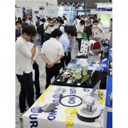 福岡は半導体集積に力を入れている(福岡市で開かれた半導体産業の展示会)/(C)共同通信社