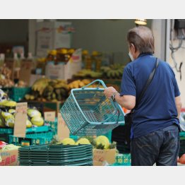 野菜も値上がり(C)日刊ゲンダイ