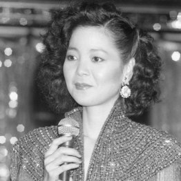 テレサ・テン(C)共同通信社