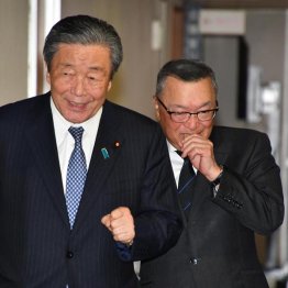 税調インナーの森山裕幹事長(右は宮沢博行税調会長)/(C)日刊ゲンダイ