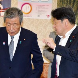 ポピュリズム政治をしているのは…(C)日刊ゲンダイ