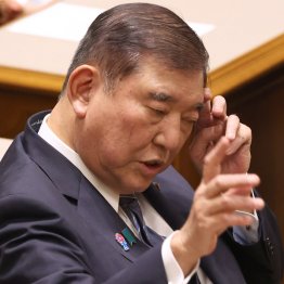 コメ農家の所得補償に意欲を示した矢先に…(C)日刊ゲンダイ