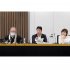 元住職（左端）の要請により、本人にモザイク（提供写真）