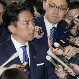 いきなり主役で威勢の良いことばかり息巻くが(C)共同通信社