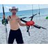 アンドリューさんは釣り用のドローンに浮き具を装填して…（本人のユーチューブから）