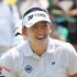 シャンパンシャワーに笑顔の岩井千怜（Ｃ）共同通信社