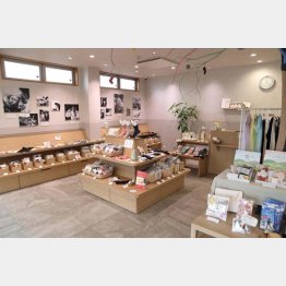 ショールームも兼ねた直営店(C)日刊ゲンダイ