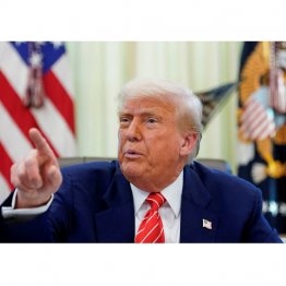 トランプ政権は世界から孤立?(C)ロイター