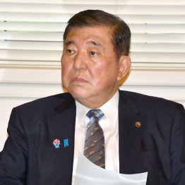 消費減税には財源で難色、農家の所得補償には後ろ向き、そのくせ選挙のためなら何でもバラマキ大作戦(C)日刊ゲンダイ