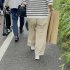 赤木雅子さんは段ボールを手に（提供）筆者