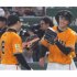 西舘勇陽（右）と丸佳浩（Ｃ）日刊ゲンダイ
