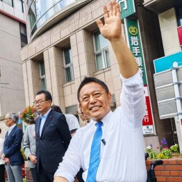 立憲民主党・横沢高徳候補は車いすのパラリンピック選手(横沢事務所提供)