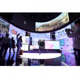 家電見本市「CES2025」(韓国サムスンのブース)/(C)ロイター
