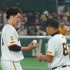 阿部監督と大勢（Ｃ）日刊ゲンダイ