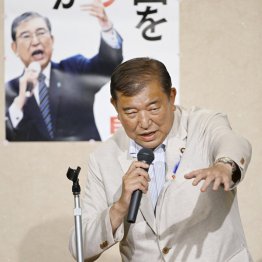 必死の全国遊説(C)日刊ゲンダイ