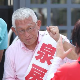 全国屈指の激戦区、無所属・泉房穂は川上戦術を展開中(C)日刊ゲンダイ