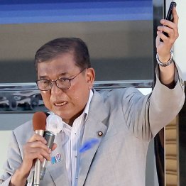 渾身の力を込めて断言=7日、千葉・船橋市(C)日刊ゲンダイ