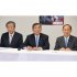 惨敗責任は森山幹事長（左）だけに押しつけて…（Ｃ）日刊ゲンダイ