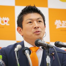トンデモ暴論ばかり(C)日刊ゲンダイ
