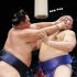 大の里（右）を攻める玉鷲（Ｃ）共同通信社