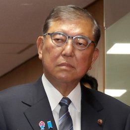 居座れるか(C)日刊ゲンダイ