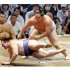 突き落としで安青錦を破る琴勝峰（Ｃ）共同通信社