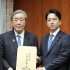 森山裕幹事長（左）の後任に？（Ｃ）共同通信社