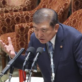粘るのか(C)日刊ゲンダイ