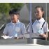 平和記念式典で「平和への誓い」を読み上げる、子ども代表の佐々木駿さん（左）と関口千恵璃さん（Ｃ）共同通信社