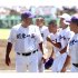 関東第一の米沢貴光監督とナイン（Ｃ）日刊ゲンダイ