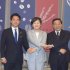 虎視眈々（日中韓農相会合に臨む小泉進次郎農相＝左）／（Ｃ）共同通信社