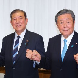 着々と延命工作(石破首相と森山幹事長)/(C)日刊ゲンダイ