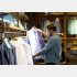 買い物大好き（写真:iStock）