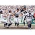 優勝し喜ぶ沖縄尚学ナイン（Ｃ）日刊ゲンダイ