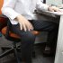 貧乏ゆすりは印象を悪くしかねない（Ｃ）日刊ゲンダイ