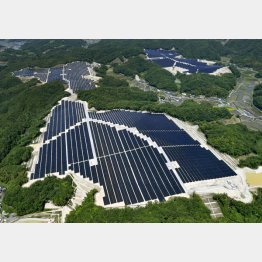 岡山県赤磐市に設置された太陽光発電所(C)共同通信社