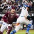 タッチアウトの万波中正（太田光捕手＝左）／（Ｃ）共同通信社
