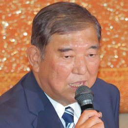 最終攻防。総括も並べ言葉だけの「作文」、党内もバラバラの末期症状で…(C)日刊ゲンダイ