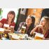女同士でパーッと行こうよ（写真:iStock）