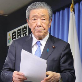 党4役も辞表(森幹事長)/(C)日刊ゲンダイ