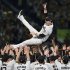 胴上げされる阪神・藤川球児監督（Ｃ）共同通信社
