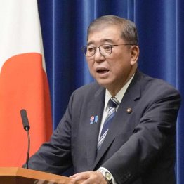 記者会見する石破首相 (C)共同通信社