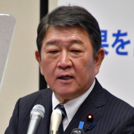 野党とのパイプをアピール?（Ｃ）日刊ゲンダイ