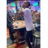 母さん、貧乏街から抜け出せるよ！（タイロン・グリフィスさんのフェイスブックから）