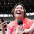 海外メディアの取材に応じる北口榛花（Ｃ）共同通信社