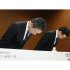 情報の不正持ち出し604件、会見で謝罪する日本生命保険の赤堀直樹副社長（左）ら（Ｃ）共同通信社
