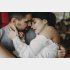 曖昧に笑うしか…（写真:iStock）