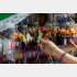 え、それ本当に買うの？（写真:iStock）
