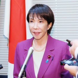「かわいそうな高市早苗」と自称し、死に物狂いの執念(C)日刊ゲンダイ