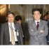 「影の首相」と呼ばれた今井尚哉首席秘書官(右は、安倍首相=当時)/(C)日刊ゲンダイ